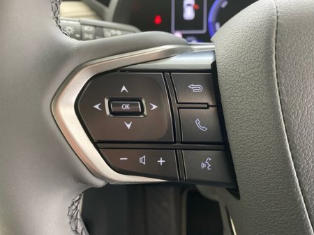 2025 Lexus LBX Elegant €39,950 thumbnail