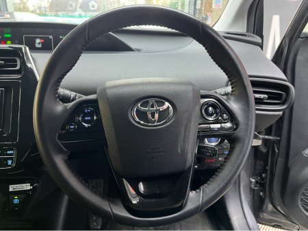 2022 Toyota Prius 2022 TOYOTA PRIUS S 1.8 AUTOMATIC / CRUISE CONTROL / REVERSE CAMERA AND MORE thumbnail