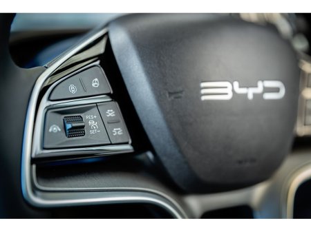 2025 BYD Seal U DM-I COMFORT €43,899 thumbnail