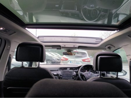 2017 Volkswagen Touran Comfort €16,950 thumbnail