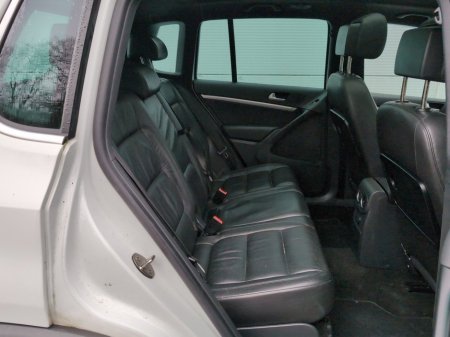 2016 Volkswagen Tiguan 2.0 TDI R line 110HP BMT Edition-R €15,995 thumbnail