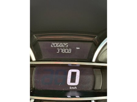 2013 Renault Clio - thumbnail 11