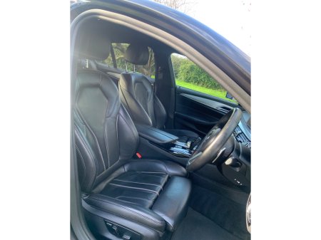 2018 BMW 5 Series - thumbnail 19