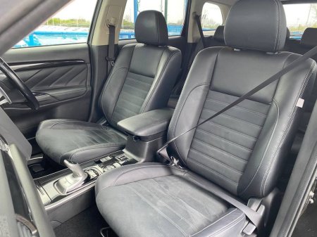 2018 Mitsubishi Outlander - thumbnail 6