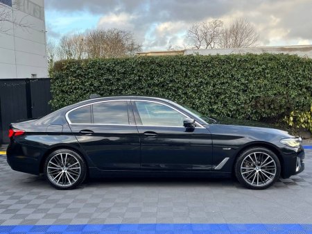 2022 BMW 5 Series 530e LUXURY LINE 2.0 HYBRID // HARMAN/KARDON // 360 VISUAL PARKING ASSIST // BMW INDIVIDUAL HEATED & COOLED SEATS €34,900 thumbnail