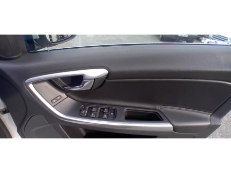 2015 Volvo V60 D2 SE 5DR...LOW MILEAGE... €10,950 thumbnail