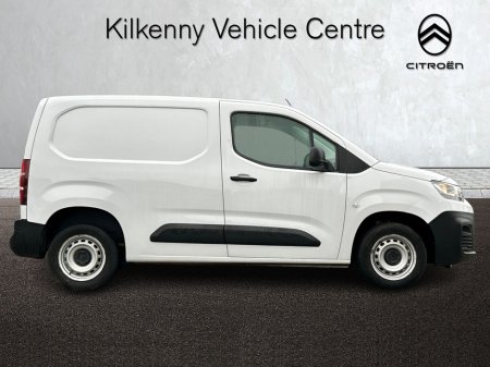 2024 Citroen Berlingo - view 3