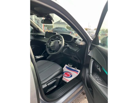 2023 Peugeot 2008 - thumbnail 7