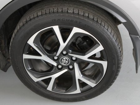 2019 Toyota C-HR - thumbnail 29