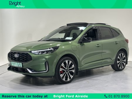 2025 Ford Kuga - view 3