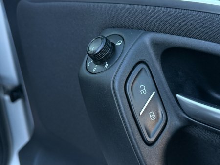 2016 Volkswagen Polo - thumbnail 13