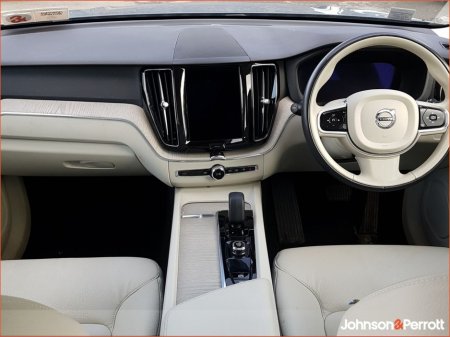 2023 Volvo XC60 T6 Recharge PHEV 350hp AT8 Core €49,900 thumbnail