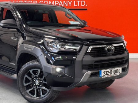 2023 Toyota Hilux - photo 2