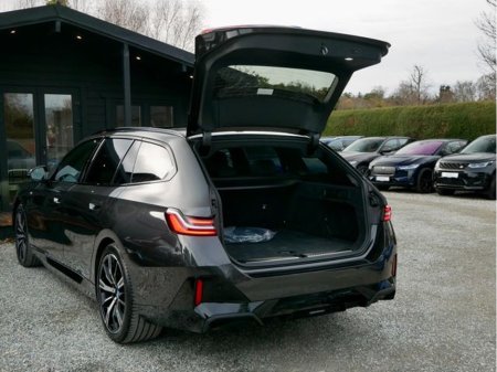 2025 BMW 5 Series - thumbnail 12