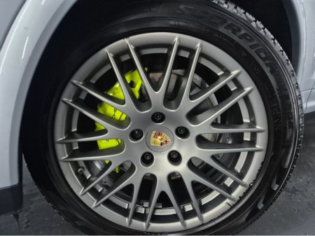 2017 Porsche Cayenne - thumbnail 8