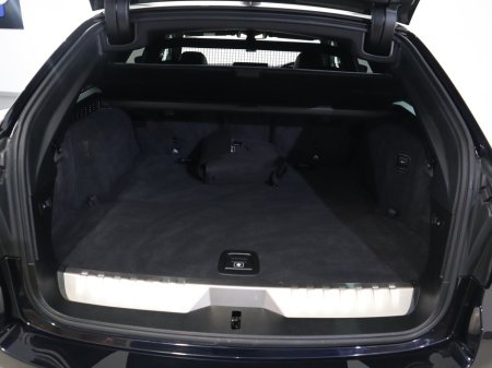 2022 BMW 5 Series - thumbnail 29