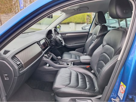 2023 Skoda Kodiaq 7S STYLE 2.0 TDI *High Spec/Black Leather/Heated Seats/Keyless Entry/Camera/Ambient Lighting* €43,950 thumbnail