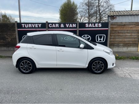 2012 Toyota Yaris - thumbnail 3