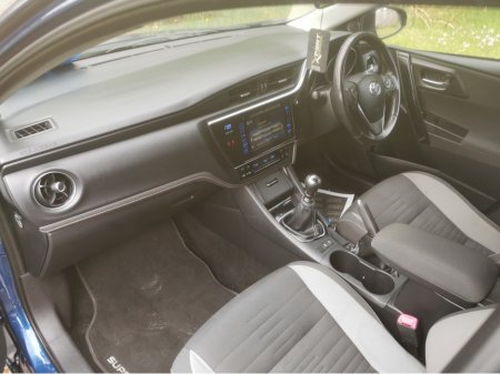 2016 Toyota Auris - thumbnail 13