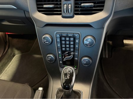 2015 Volvo V40 LOW KMS - AUTO - NEW NCT - REVERSE CAMERA €10,950 thumbnail