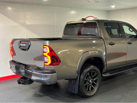 2022 Toyota Hilux INVINCIBLE X D-4D 4WD INVINCIBLE DCB €42,500 thumbnail