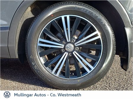 2017 Volkswagen Tiguan - thumbnail 24