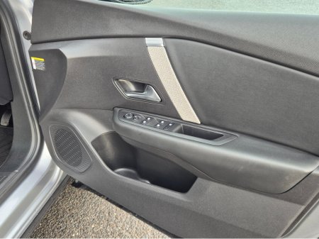 2022 Citroen C4 - thumbnail 3