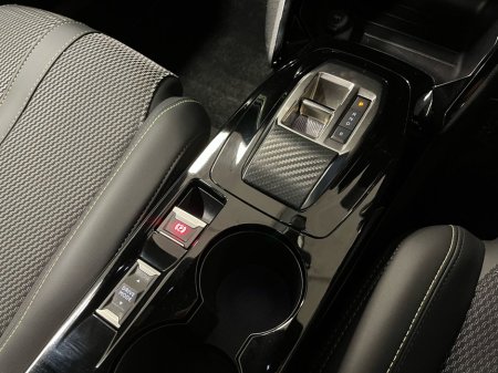 2025 Peugeot 2008 - thumbnail 4