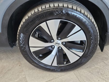 2023 Volvo XC40 - thumbnail 8