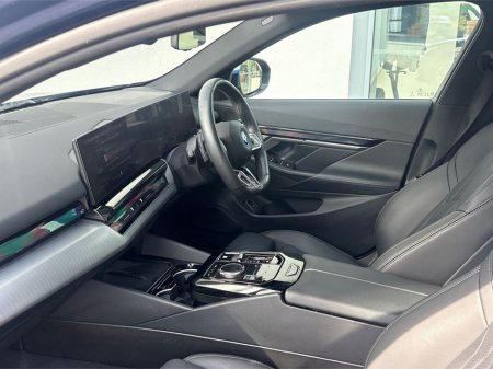 2024 BMW 5 Series - thumbnail 6