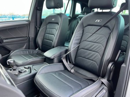 2020 Volkswagen Tiguan R-LINE 4MOTION 2.0 TDI * HUGE SPEC * // OPENING PAN ROOF // 360 PARKING CAMERAS // HEADS UP DISPLAY // APPLE CARPLAY/ANDROID AUTO €34,950 thumbnail