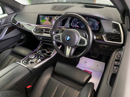 2021 BMW X5 xDrive45e M Sport €64,950 thumbnail