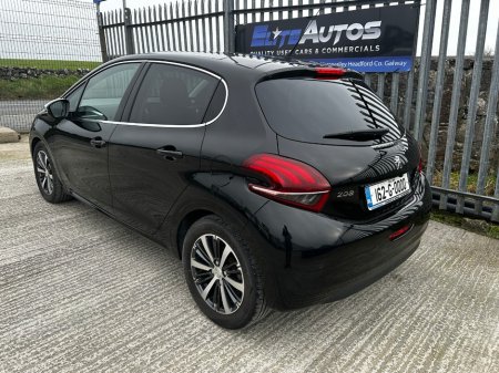 2016 Peugeot 208 - thumbnail 6