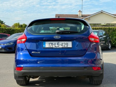 2017 Ford Focus - thumbnail 6