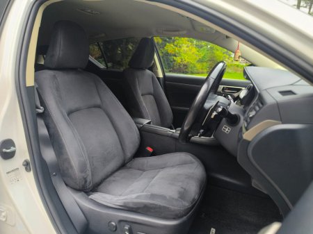 2017 Lexus CT 200 h - thumbnail 22