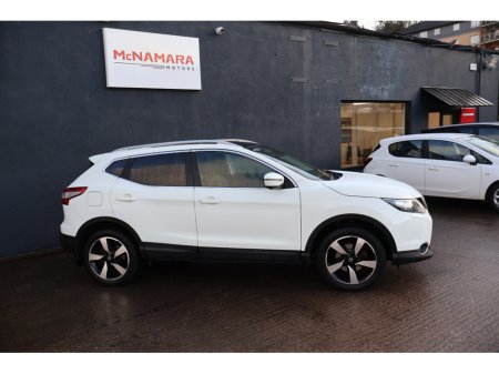 2017 Nissan Qashqai SV PREMIUM  Low Mileage Huge Spec €15,495 thumbnail