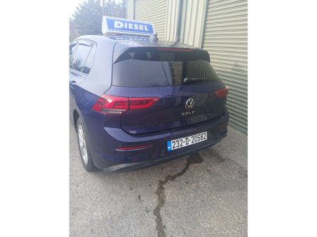 2023 Volkswagen Golf 2.0 TDI 115HP Life €24,995 thumbnail