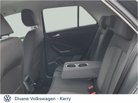 2024 Volkswagen T-Roc LIFE 2.0 TDI M6F 116 BHP €31,950 thumbnail