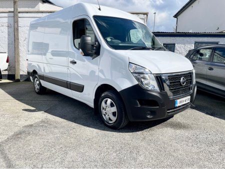 2023 Nissan Interstar - view 2