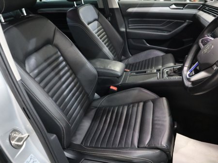 2021 Volkswagen Passat - thumbnail 25