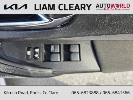 2015 Toyota Corolla - thumbnail 16