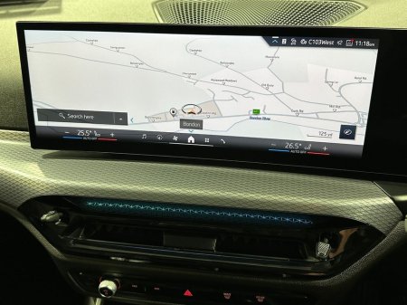 2025 BMW 3 Series - thumbnail 13