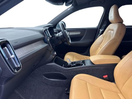 2020 Volvo XC40 - thumbnail 2