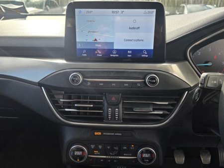 2021 Ford Focus - thumbnail 14