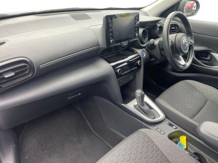 2023 Toyota Yaris Cross - thumbnail 4