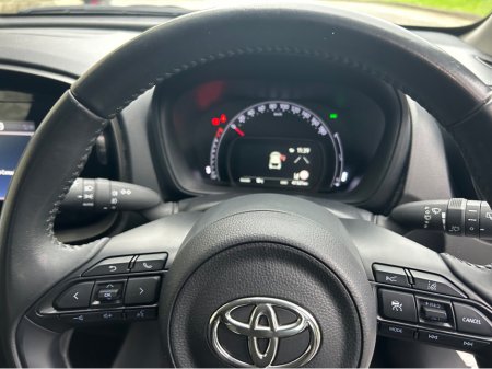 2022 Toyota Aygo X PULSE 4DR €14,444 thumbnail