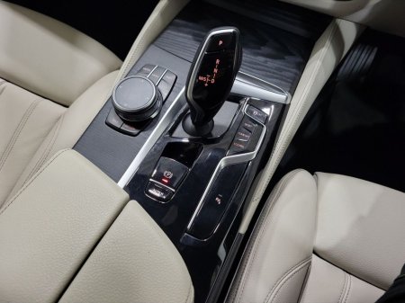 2022 BMW 5 Series - thumbnail 10