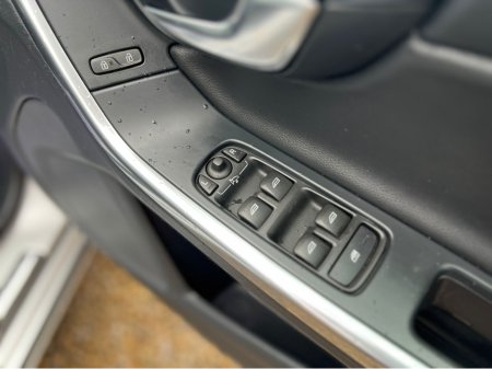 2017 Volvo S60 - thumbnail 12