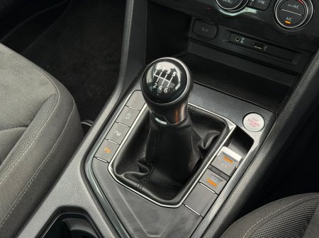 2017 Volkswagen Tiguan - thumbnail 30