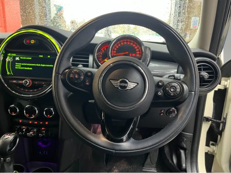 2018 MINI Cooper €16950! 2018 MINI COOPER 5DOORS 1.5 AUTOMATIC / CRUISE CONTROL / REVERSE CAMERA / AMBIENT LIGHTS AND MORE €16,950 thumbnail